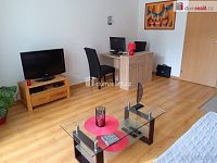 Krásný útulný byt 1+kk s balkonem v novostavbě v Karlových Varech - 8