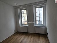 Pronájem 4+1 105m2 P8 Libeň Palmovka Turnovská po rekonstrukci nezařízeno - 12