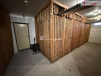 Prodej bytu 1+1 37 m2 Králův Dvůr před rekonstrukcí panel komora sklep - 11