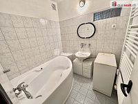 pronájem světlého a prostorného 2+1 s balkónem, PB - Jana Drdy - 2