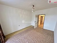 pronájem světlého a prostorného 2+1 s balkónem, PB - Jana Drdy - 6