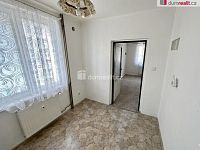 pronájem světlého a prostorného 2+1 s balkónem, PB - Jana Drdy - 8