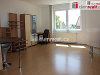 Pronájem bytu 1 + kk, 1. patro, výtah, 45 m2, bezbariérový byt - 3