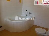 Pronájem bytu 1 + kk, 1. patro, výtah, 45 m2, bezbariérový byt - 8