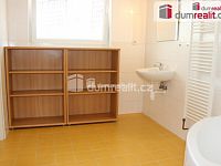 Pronájem bytu 1 + kk, 1. patro, výtah, 45 m2, bezbariérový byt - 9