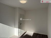 Pronájem bytu 2+kk, 48m2 v rezidenci Rolavská, včetně 2 vyhrazených parkovacích stání - ložnice