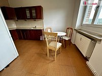 Pronájem bytu 2+1 ve Zlíně, věžové domy - 4