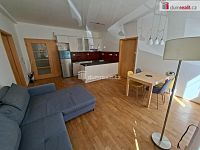 Pronájem prostorného bytu 3+kk, 71 m2 + sklep - 10