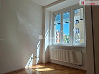 Pronájem prostorného bytu 3+kk, 71 m2 + sklep - 5