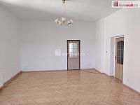 Pronájem prostorného bytu 3+1 o výměře 106m2 s prosklenou verandou, ul.Purkyňova, Děčín - 7