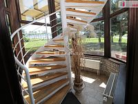 Zavedený hotel s restaurací přímo na sjezdu u dálnice u Chebu - Odrava - 19