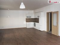 Pronájem 2kk 88,5 m2 P4 Modřany novostavba balkon 5,4m2 garážové stání sklep a komora částečně zařízeno - 2