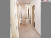 Pronájem 2kk 88,5 m2 P4 Modřany novostavba balkon 5,4m2 garážové stání sklep a komora částečně zařízeno - 8