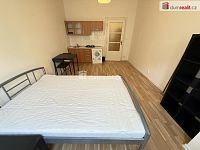 Pronájem bytu 1+kk 25 m2 P5 Smíchov zařízený po rekonstrukci komora - 4