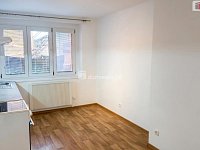 Pronájem bytu 1+1 v centru Kolína - 3