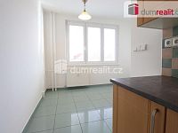 Pronájem bytu 3+1 s balkonem v Ostrově  - 14