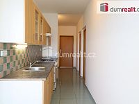 Pronájem bytu 3+1 s balkonem v Ostrově  - 15