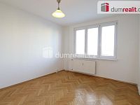 Pronájem bytu 3+1 s balkonem v Ostrově  - 16