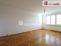 Pronájem bytu 3+1 s balkonem v Ostrově  - 2