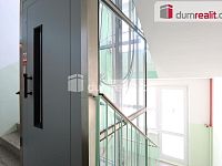 Pronájem bytu 3+1 s balkonem v Ostrově  - 22