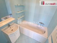 Pronájem bytu 3+1 s balkonem v Ostrově  - 4