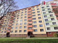 Pronájem bytu 3+1 s balkonem v Ostrově  - 5