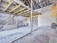Prodej RD 7+1 350m2 se stodolou pozemek 1685m2 - 28