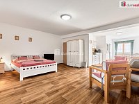 Prodej stylového apartmánového domu Mateřidouška v Chlumu u Třeboně – bazén, sauna, 27 lůžek, výborná obsazenost - 24