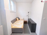 Pronájem bytu 1+kk, 21,3 m2, po rekonstrukci, přízemí, činžovní vila se zahradou, Praha Smíchov, Mošnova