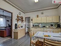 Prodej dvougeneračního rodinného domu v obci Újezd nad Lesy - 14