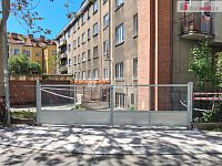 Pronájem garážového stání 18 m2 - Viktoriánova - Praha