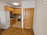 Pronájem 2kk 52m2 P9 Vysočany Pešlova balkon garáž zařízeno - 4