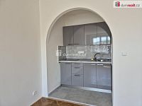 Pronájem 1+kk 27m2 P10 Vršovice činžovní dům rekonstrukce nezařízený - 3