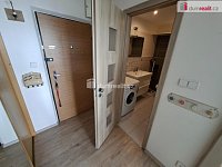 Pronájem garsoniéry s velým balkonem, komorou a sklepem, Praha 4 - Kamýk - 6