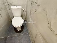 Elegantní byt 2+1 po kompletní rekonstrukci s klimatizací v srdci Žižkova - 4
