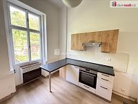 Elegantní byt 2+1 po kompletní rekonstrukci s klimatizací v srdci Žižkova - 5