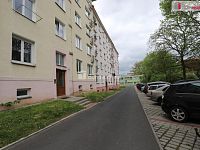 Bytová jednotky 1+kk určená k rekonstrukci ve zvýšeném přízemí cihlového domu v Sokolově - 16
