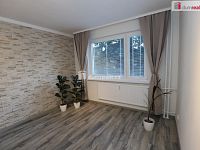 Bytová jednotka 1+1 po zdařilé generální rekonstrukci ve zvýšeném přízemí panelového domu v Chodově - 10