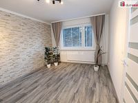 Bytová jednotka 1+1 po zdařilé generální rekonstrukci ve zvýšeném přízemí panelového domu v Chodově - 8