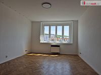 Pronájem 1+kk 27m2 P10 Vršovice činžovní dům rekonstrukce nezařízený - 7