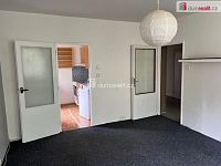  Pronájem 3kk 64m2 P9 Střížkov panel v původním stavu lodžie 5,7m2 částečně zařízeno - 8