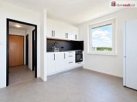 Světlý byt 2+1 s lodžiií, po rekonsturkci, 52,5 m2 + 6,5 m2 lodžie, 5.p, Praha 4 - Michle - 4