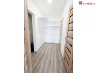 Světlý byt 2+1, 43,5 m2 + 5 m2 lodžie, 5.patro, OV, panel po rekonstrukci, Praha 12 - Kamýk - 16