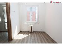 Světlý byt 2+1, 43,5 m2 + 5 m2 lodžie, 5.patro, OV, panel po rekonstrukci, Praha 12 - Kamýk - 19
