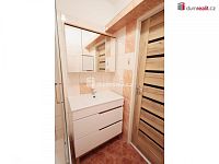 Světlý byt 2+1, 43,5 m2 + 5 m2 lodžie, 5.patro, OV, panel po rekonstrukci, Praha 12 - Kamýk - 22
