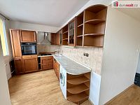 Pronájem světlého bytu 3+1 se dvěma balkony | Kralupy nad Vltavou – sídliště Hůrka