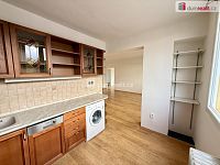 Pronájem světlého bytu 3+1 se dvěma balkony | Kralupy nad Vltavou – sídliště Hůrka - 6