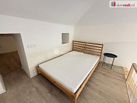 Pronájem bytu 1+kk 50 m2 P5 Smíchov zařízený nový LOFT - 5