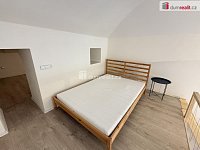 Pronájem bytu 1+kk 50 m2 P5 Smíchov zařízený nový LOFT - 6