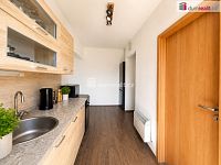 Moderní a prostorný byt 2+1 s parkovacím místem a zahradou - 2